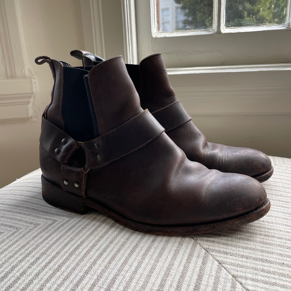 Frye Chelsea Brown Boots Size 8